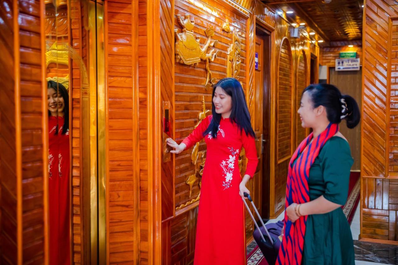 Theking Hotel Huong Gia Eksteriør billede